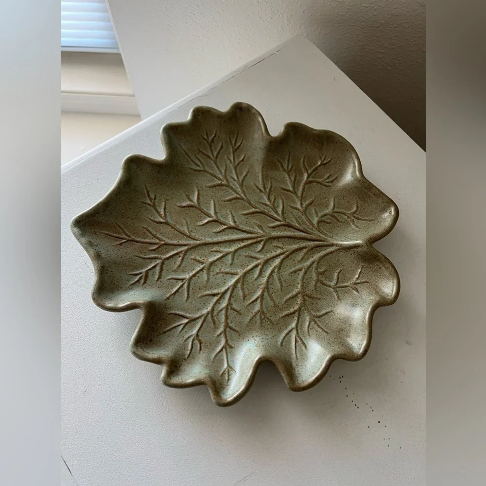 Vintage Royal Haeger # 851 Leaf Plate | Collectible | USA Pottery